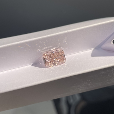 Synthetic CVD Lab Tumbuh Cherry Pink Diamonds 2.3ct-2.99ct Radiant Cut