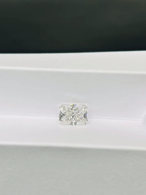 Batu Ukuran Besar 5.3ct Radiant Shape Laboratory Dibuat Sebagai Tumbuh Tidak Diobati CVD Berlian IGI Bersertifikat Pabrik Jual Langsung