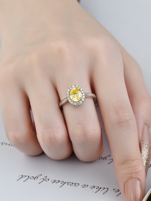 Kejelasan Tinggi Cincin Berlian Mewah Kuning Oval Cut Lab Diamond Wedding Ring Cincin Pertunangan