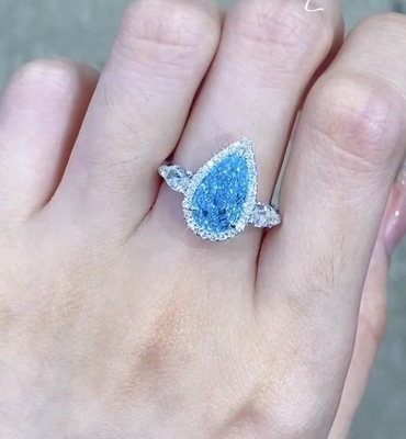 18K Emas Putih CVD Cincin Berlian 2.32ct Biru Pear Cut Cincin Pertunangan Perhiasan