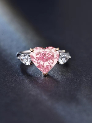 Ukuran Besar Pink Lab Mature Diamond Rings Bentuk Hati 4.19ct 18k White Gold Ring
