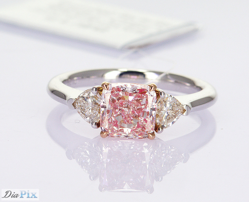 1.76CT sintetis Cherry Pink CVD Diamond Rings Cushion Cut Set dalam 18k White Gold
