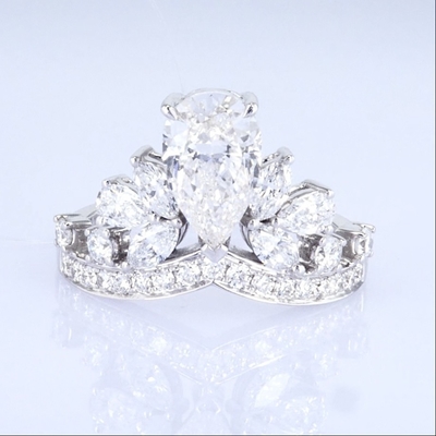 18k Crown Style Lab Mature Diamond Ring Wanita Cantik Princess Desain Putih Lab-Growing Diamond Ring